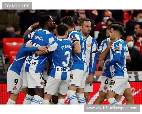 中场对抗：比赛胜负的关键引擎