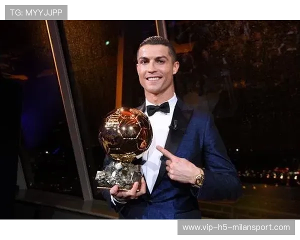 C罗被目击加入慈善拍卖活动，多件私物捐出