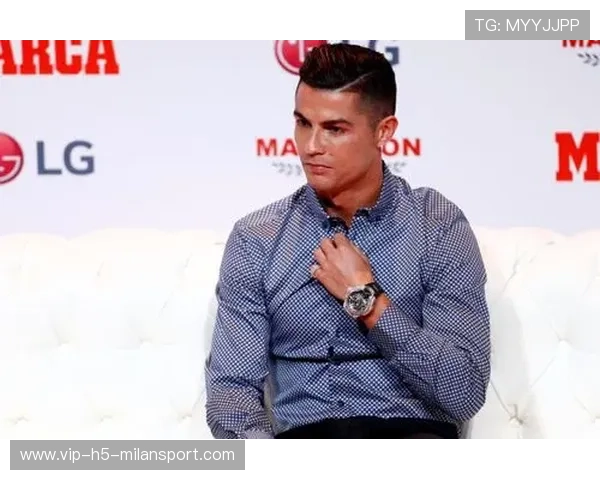 C罗被目击加入慈善拍卖活动，多件私物捐出