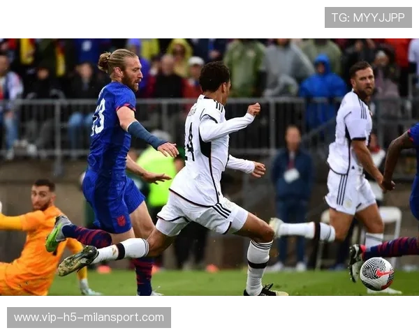 多特菲尔克高速切入禁区推射破门毫不拖泥带水