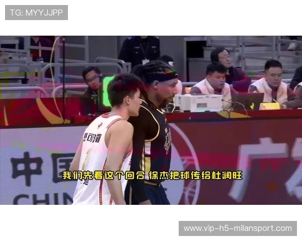 CBA深圳靠速度突破肋部,对方退防完全混乱