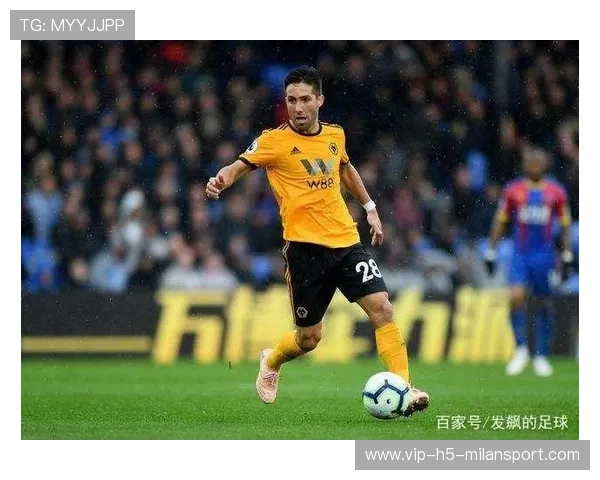 狼队中场压迫持续在线，逼抢启动果断