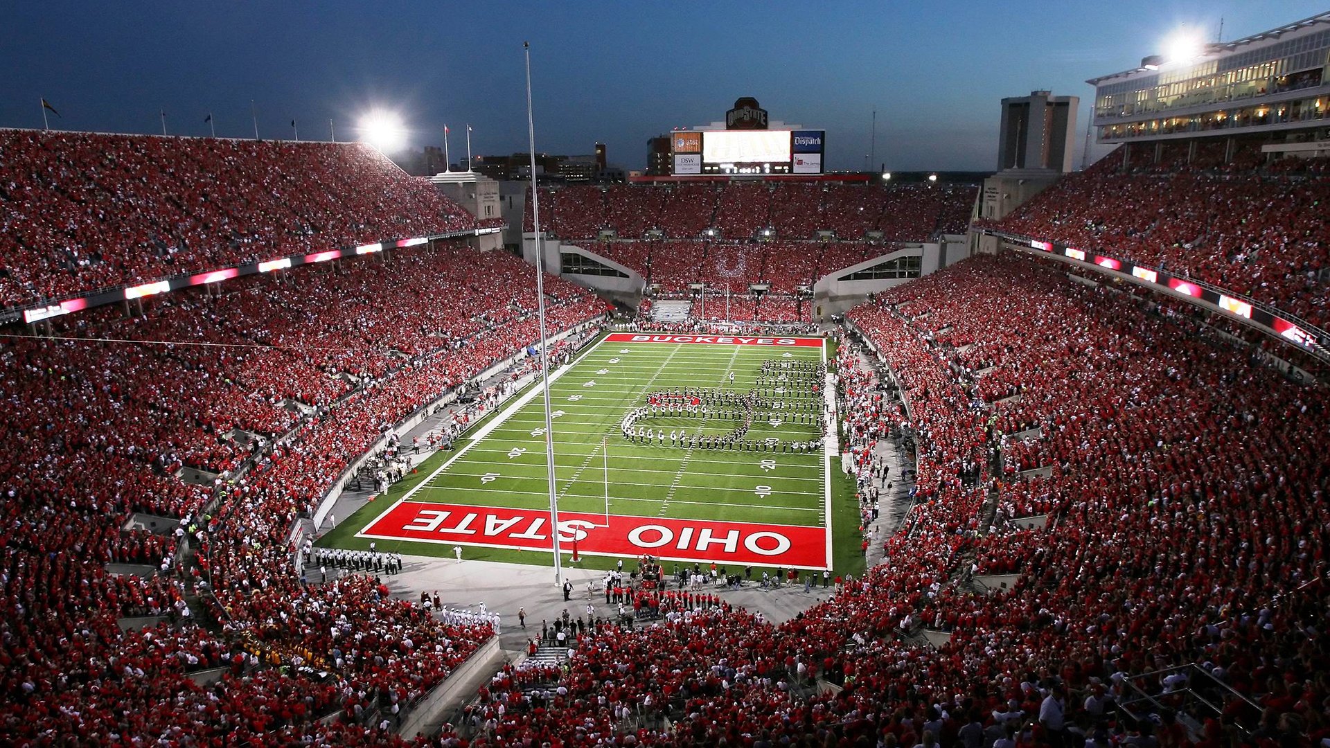 “橄榄球日”全民参与热情高涨